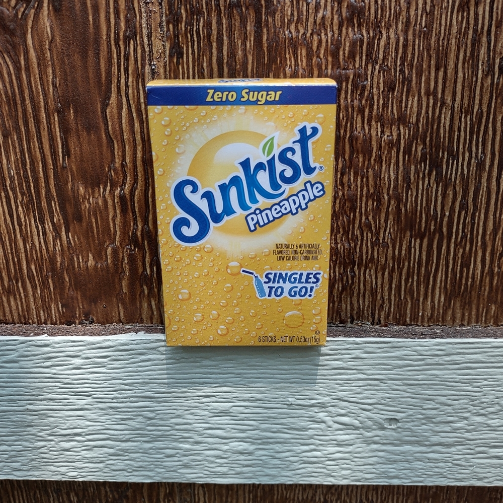 Sunkist Pineapple To Go Drink Mix One Case 12 x 6 Sticks Ea.New